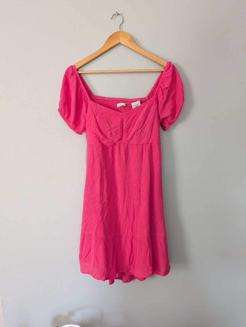 NWT Hollister Bright Pink Puff-Sleeve Summer Dress